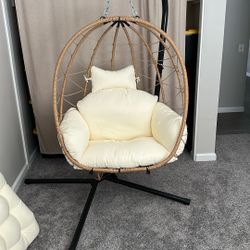 Egg Chair With Leg Rest