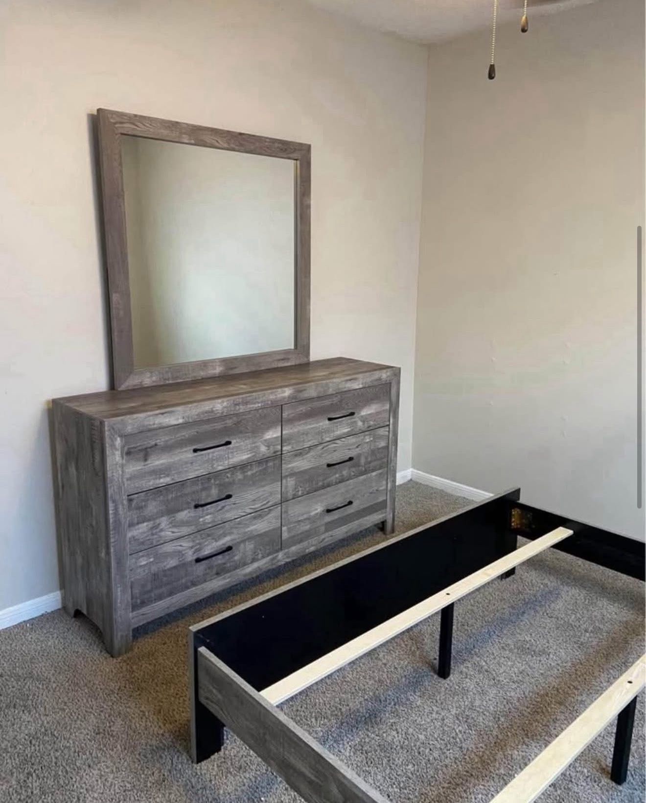 Queen Bedroom $650 Comes W/Queen Bed Dresser,Mirror,Nightstand .