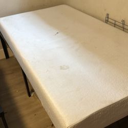 Twin Memory Foam Mattress 