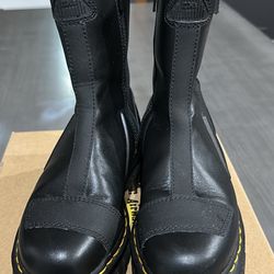 Dr. Martens Women Audrick Chelsea Hi (Black ) (US 7)