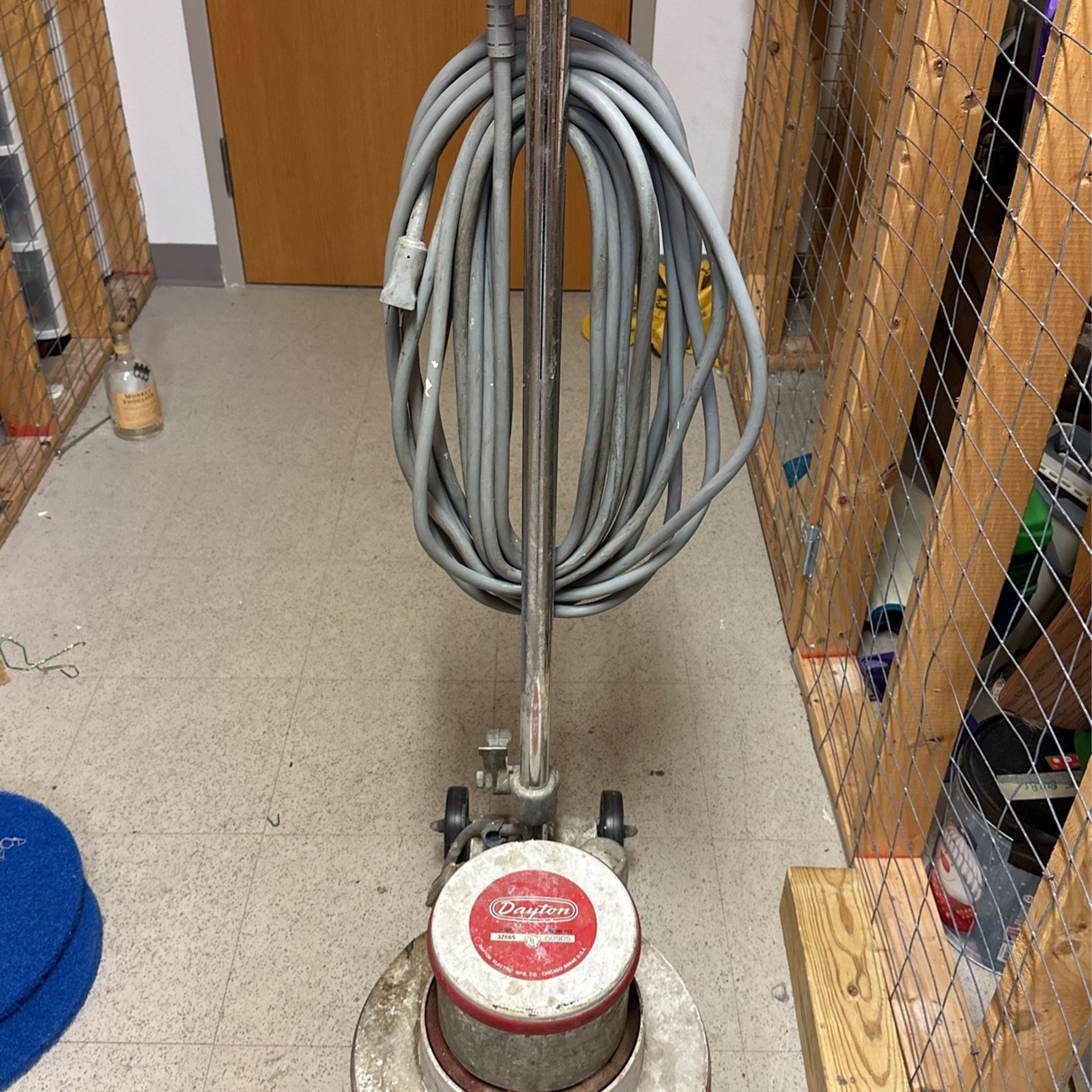 Dayton Floor Scrubber. Electric. Works. Free Local Pick Up