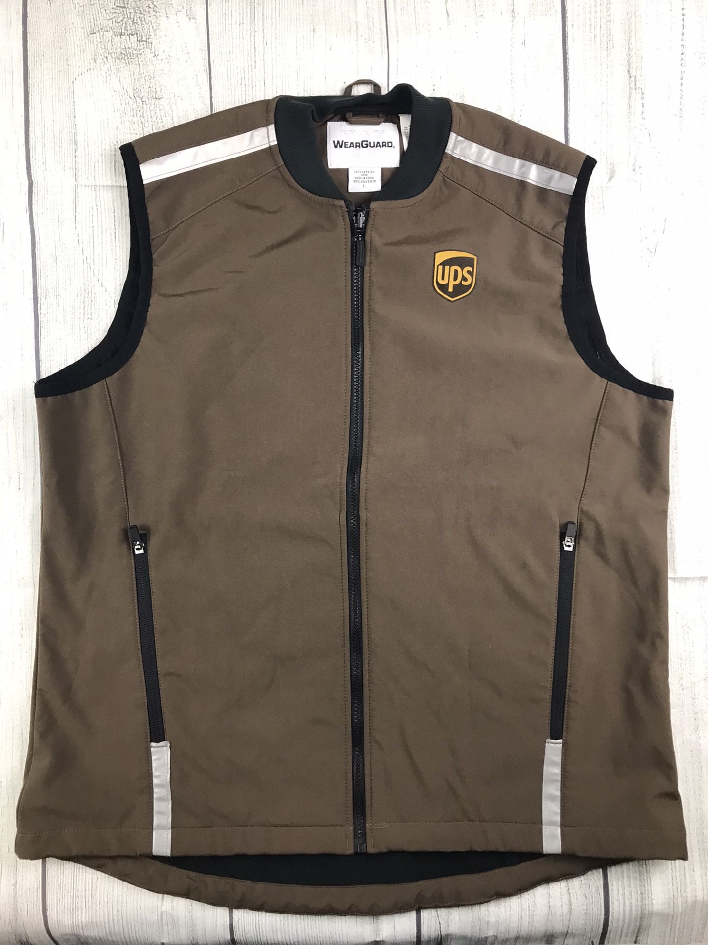 EUC! UPS United Parcel Service Wear Guard Vest Full Zip Sz Large