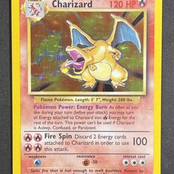 Charizard #4/102 Holo - Base Set (1999 WOTC) - Mint