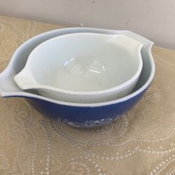 2 Vintage Pyrex Colonial Mist Cinderella Mixing Bowls
