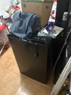 Mini Fridge NEED GONE