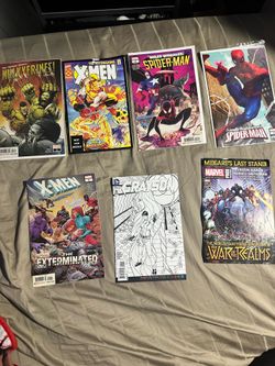 Marvel/ DC Comic Book Collectible Bundle