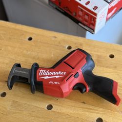 Hacksaw M12 Fuel Milwaukee 