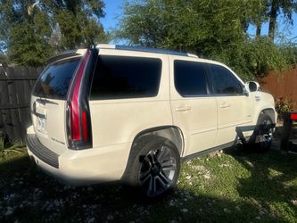 Escalade 2012