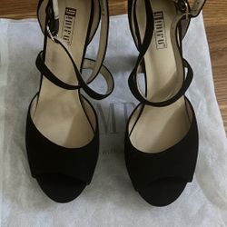 Siz 9 / brand new IDIFU Shoes for Women Black Color Heels Adjustable Strap 
