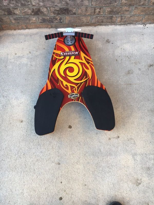 Fuzion Spinner Shark 4 Four Wheel Kneeboard Knee Board Red w/ Brake