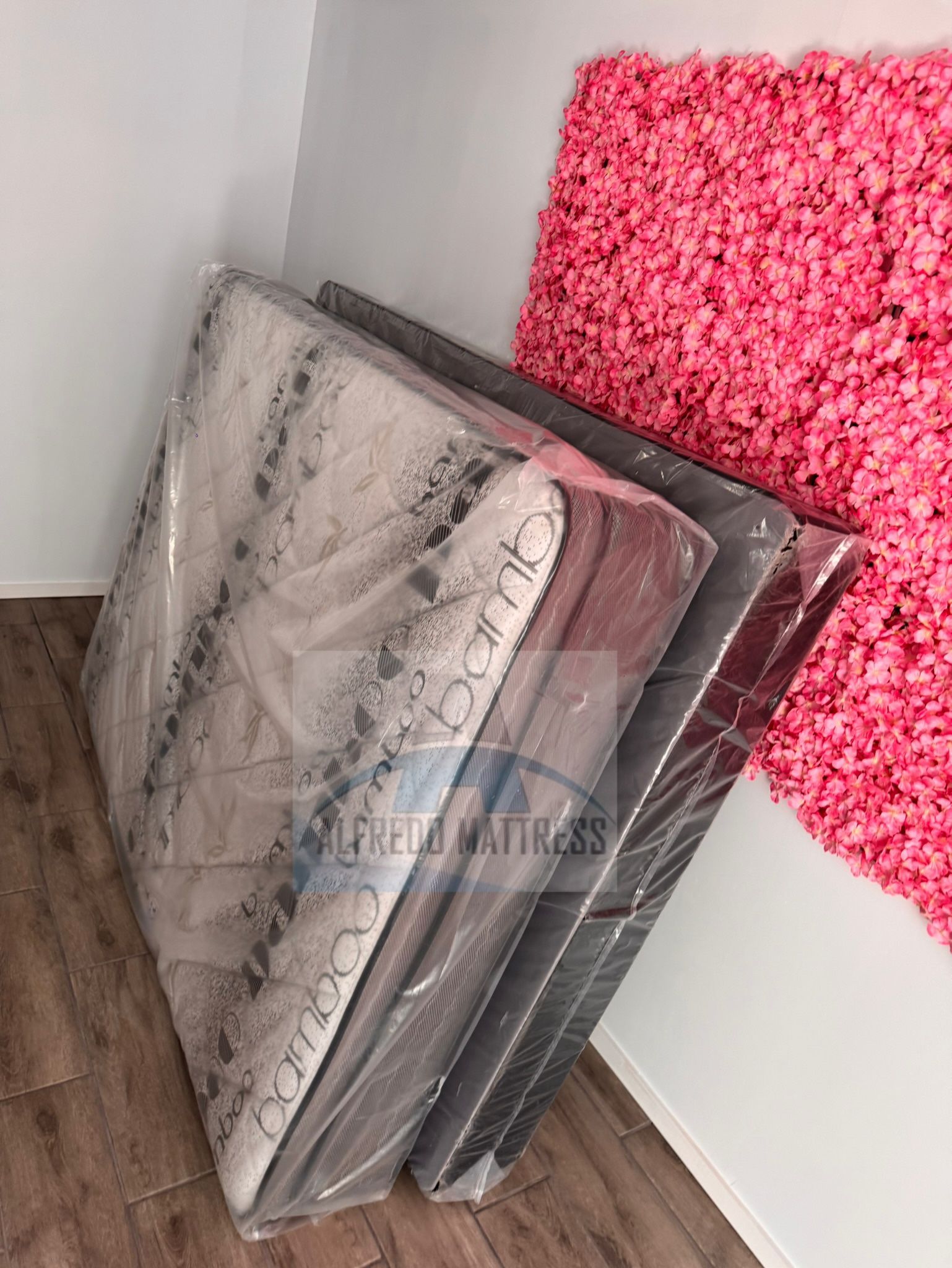 Queen mattress pillow top set with box spring (2pc new)