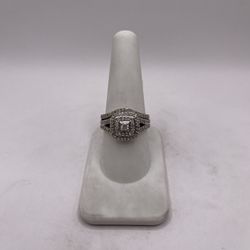10kt Duo Diamond Engagement Style Ring 