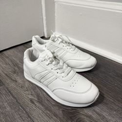Women’s Size 7 White Sneakers