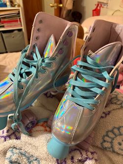 Pixie roller skates