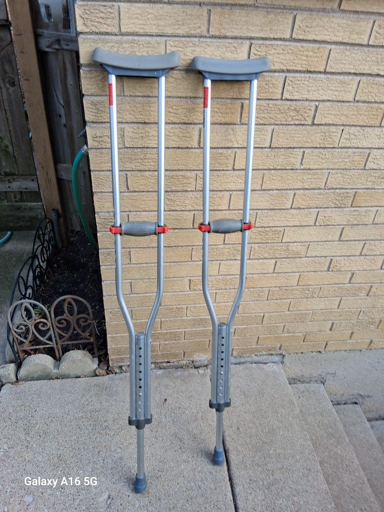 Guardian Aluminum Crutches