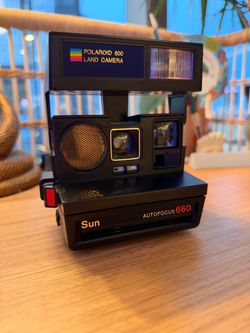 Polaroid Sun 660 Autofocus Instant Camera
