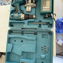 Makita 18 Volt Cordless Hammer Drill 
