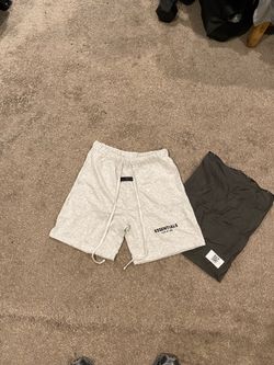 Essential shorts, shallow oaks, size medium