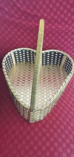 Valentines Gift Basket  Thumbnail