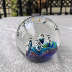 3" ART GLASS PAPERWEIGHT W/ SEAGULLS FLYING OVER OCEAN