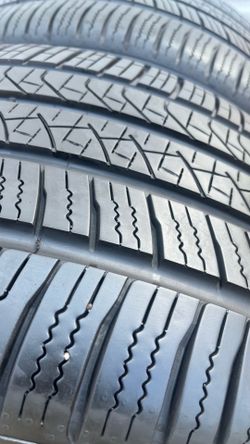 I sell 2 PIRELI SCORPION ZERO 315/40/21 tires are in very good condition
