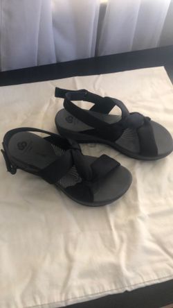 Black Sandals Size 7.5