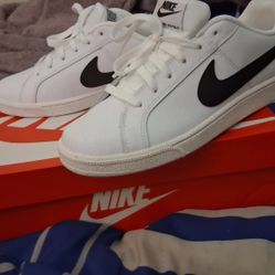 Nike (Size 9)