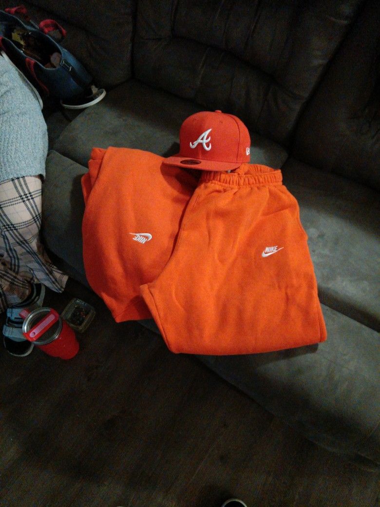 2x Nike Wear