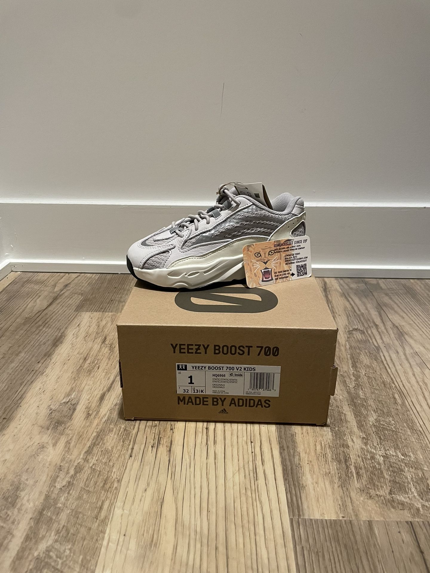 YEEZY 700 V2 Static Size 1Y Brand New With Receipt!