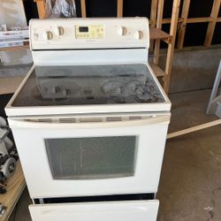 Stove And Dishwasher
