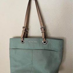 Michael Kors purse BEDFORD ITEM JET SET ZIP POCKET TOTE  16" W x 11" H x 5" D