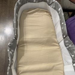 Baby Delight Snuggle Nest (Travel Bassinet) Portable