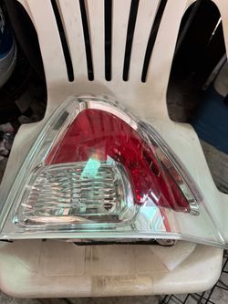 Ford Fusion Car Tail Light Assembly Passenger Side Red and Clear