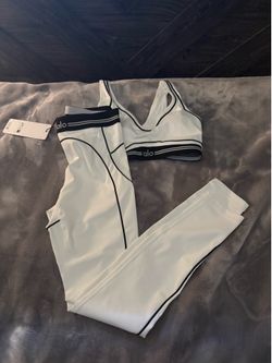 White alo set