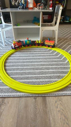 B toys train set