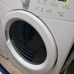 FRIGIDAIRE WASHER AND DRYER 