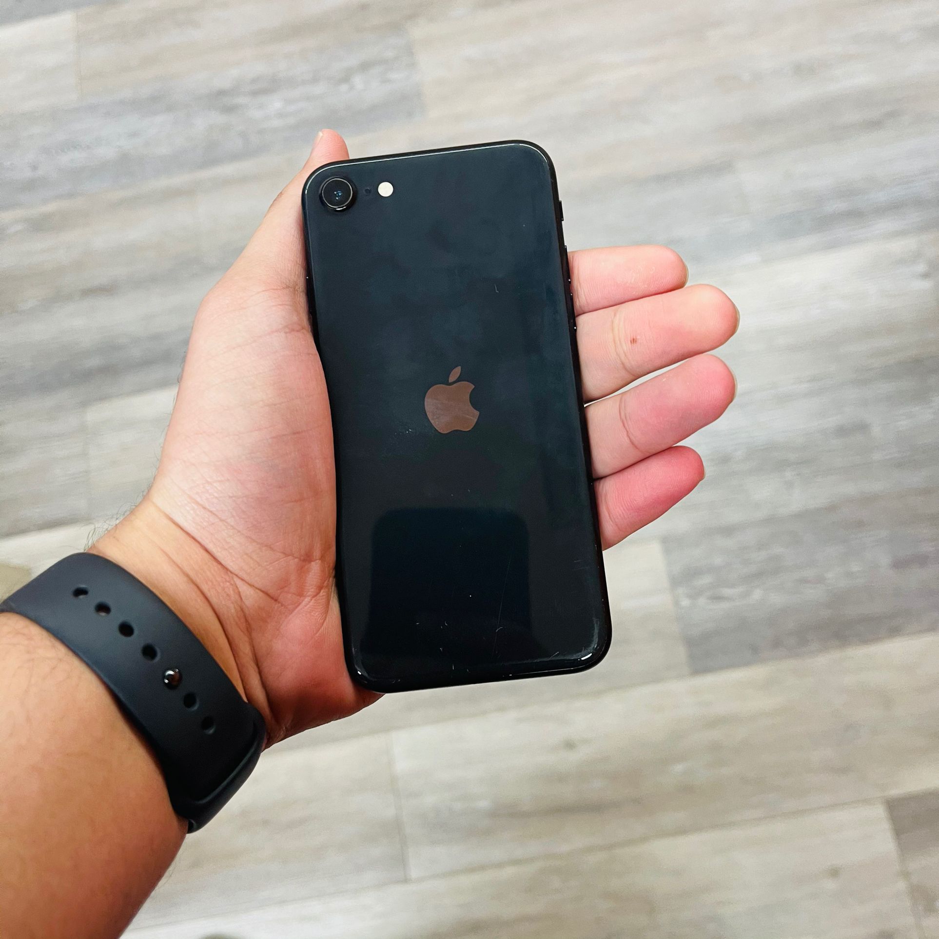 iPhone SE 64gb
