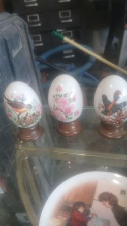 3 large seasonal eggs from Avon