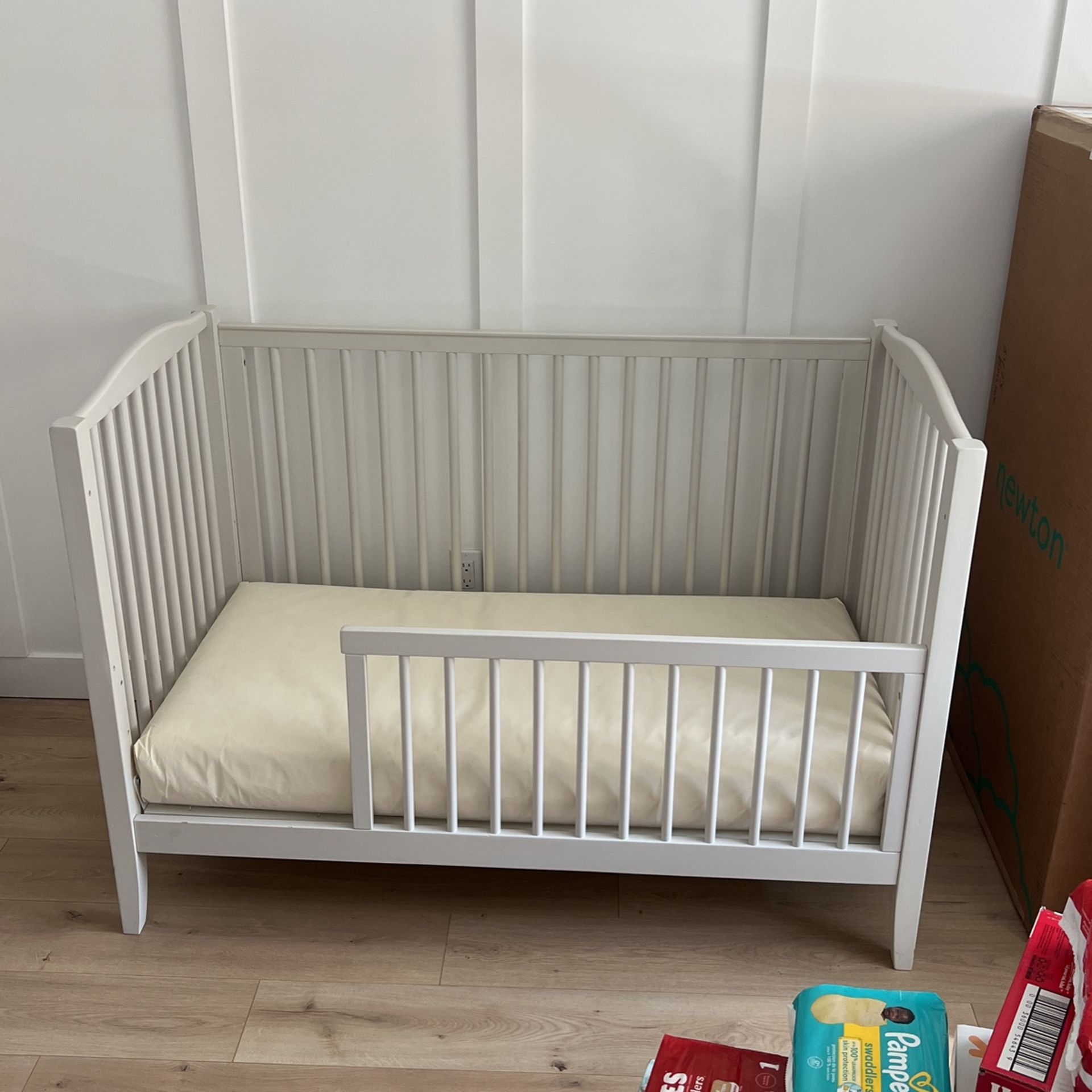 Pottery Barn Emerson Toddler Crib/Bed With Mattress 