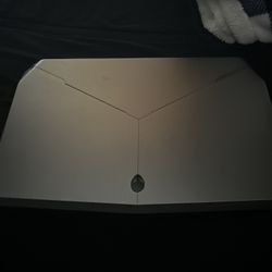 Alienware Gaming Laptop PC Computer R3 17