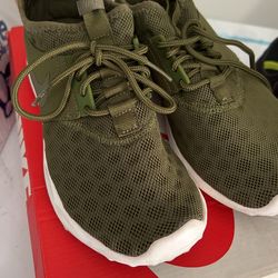 Women’s Nike Juvenate Size 5.5