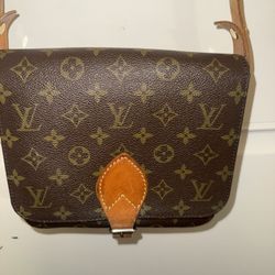LV PURSE $650 OBO 