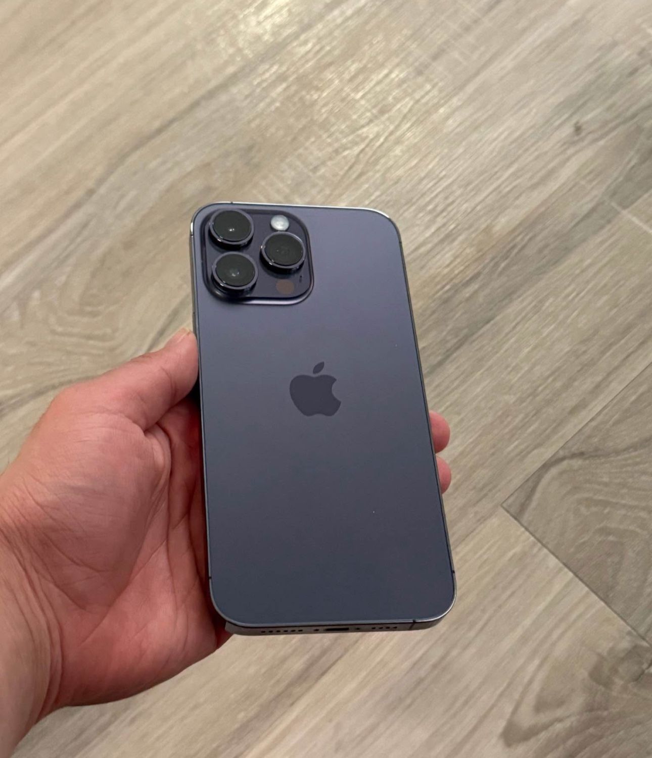 Unlocked iPhone 14 PRO MAX with 1 TB