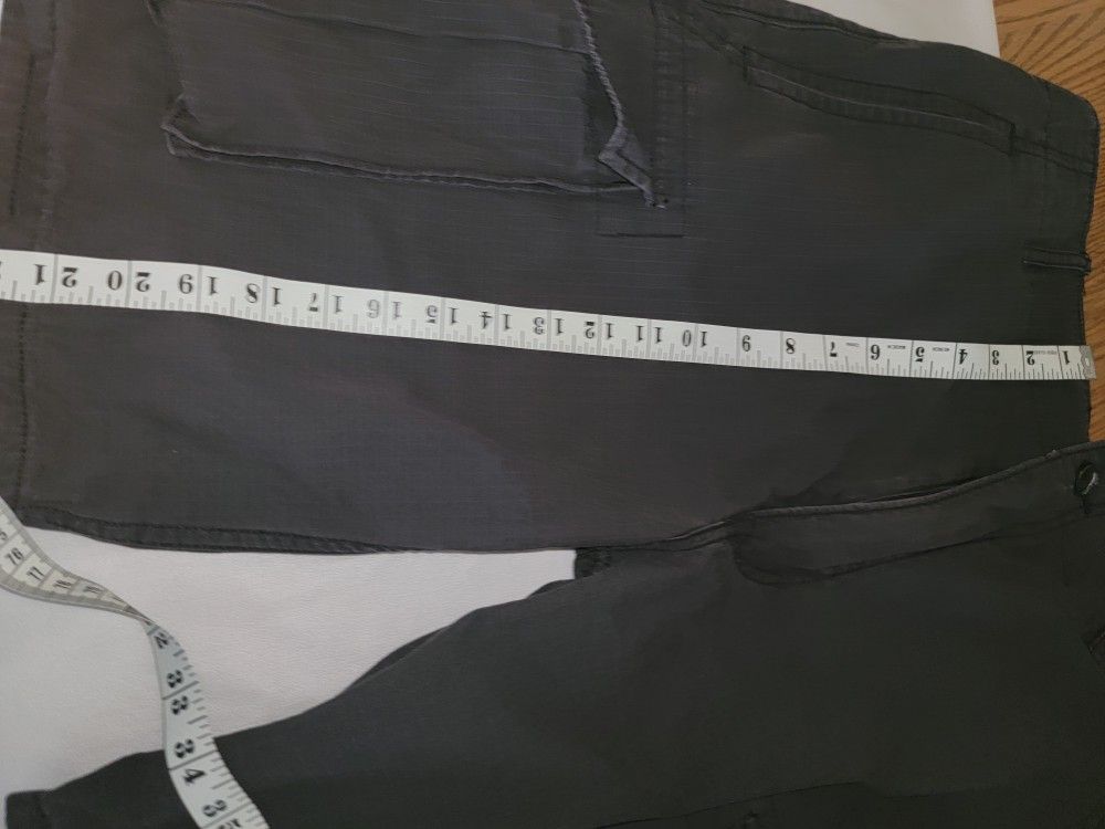 Gentle Used Mens Levi's Cargo Shorts