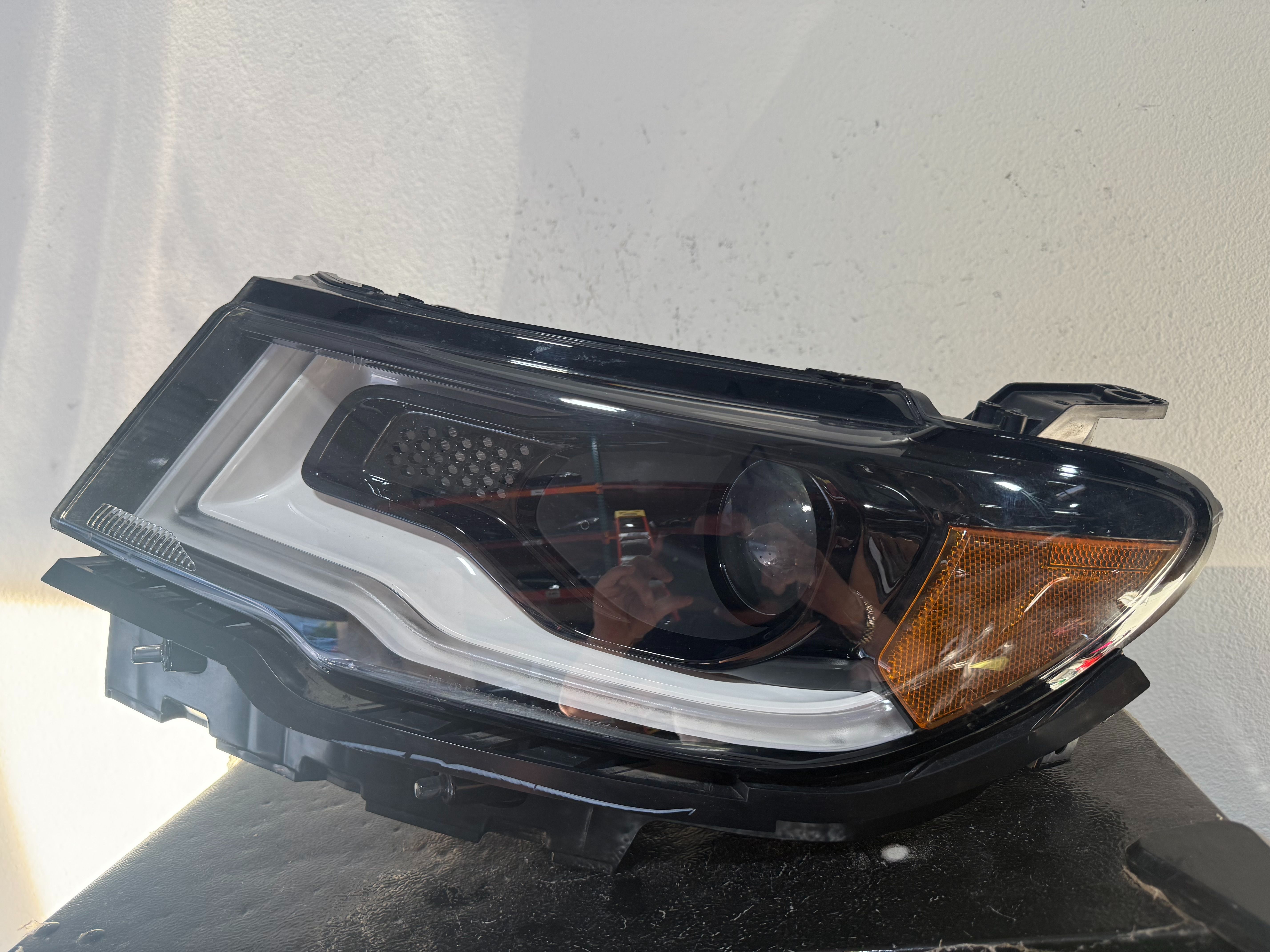 JEEP COMPASS LEFT HEADLIGHT 2018