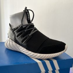 Adidas Tubular Doom Size 9