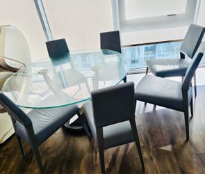 “Modern Round Glass Dining Table + 6 Black Leather Chairs – Excellent Condition