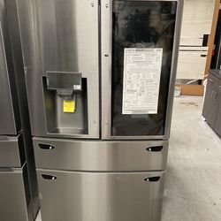 LG 30 cu. ft. Smart InstaView Door-in-Door Refrigerator w/ Craft Ice