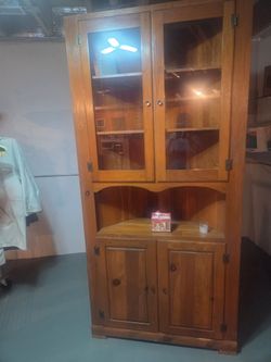 Pine Corner Hutch