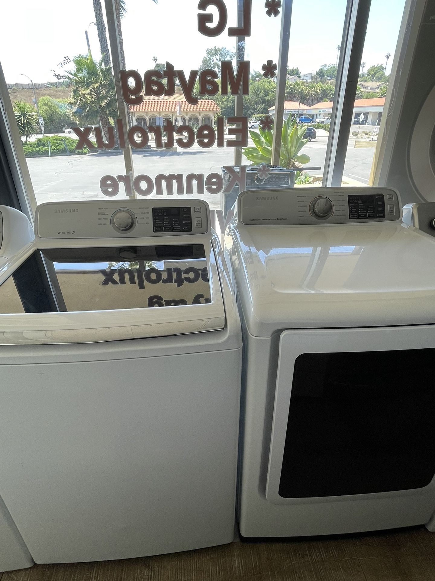 Samsung Gas Dryer And Washer Set In Excellent Condition